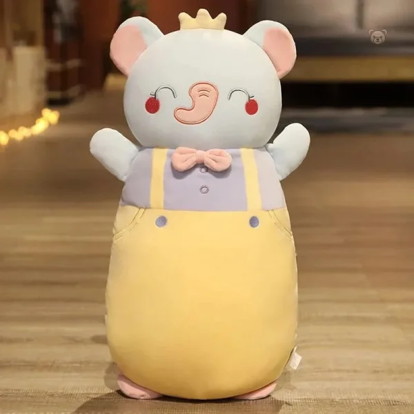 peluche-elephant-squishmallow-roi-content-et-bleu-1 Peluche éléphant squishmallow bleu avec couronne royale