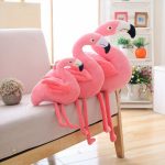 Flamant rose géant, peluche adorée pour les petits
