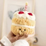 Doudou en forme de gâteau, idéal pour la Saint-Valentin