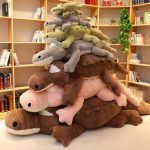 Crocodile doux en peluche, un ami réconfortant pour tous