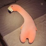 Peluche géante flamand rose avec long cou