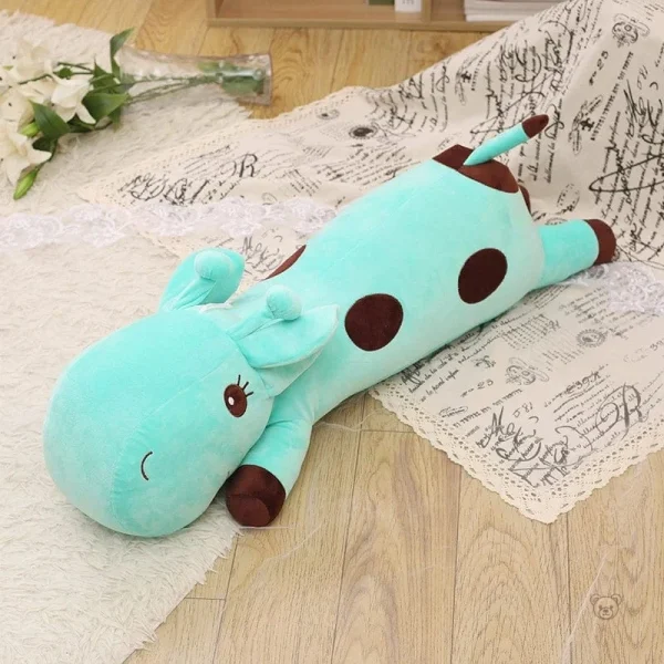 peluche-girafe-geante-allongee-bleue-1