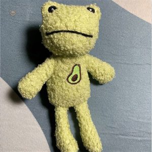Peluche grenouille avocate, idéale pour les câlins