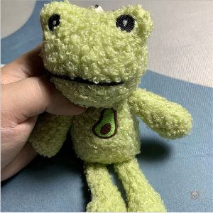 Jouet en peluche grenouille, parfait pour les petits