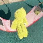 Grenouille pelucheuse, douce et parfaite pour les câlins