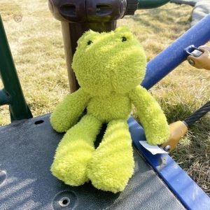 Jouet en peluche grenouille, idéal pour les moments de tendresse
