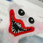 Doux Huggy Wuggy coloré, parfait pour les moments de jeu