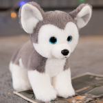 Doux husky peluche, réconfort chaleureux pour les petits durant l'hiver