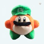 Peluche Kirby kawaii en déguisement de Luigi pour enfant