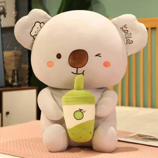 peluche-koala-qui-boit-un-bubble-tea-pomme-1 Peluche koala avec bubble tea pomme