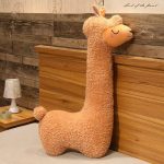 Peluche douce représentant un lama, parfaite pour la décoration enfantine