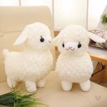 Lama en peluche, compagnon doux pour les petits