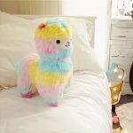 Peluche douce et colorée en forme de lama
