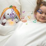 Peluche lapin carotte, idéale pour calmer les enfants