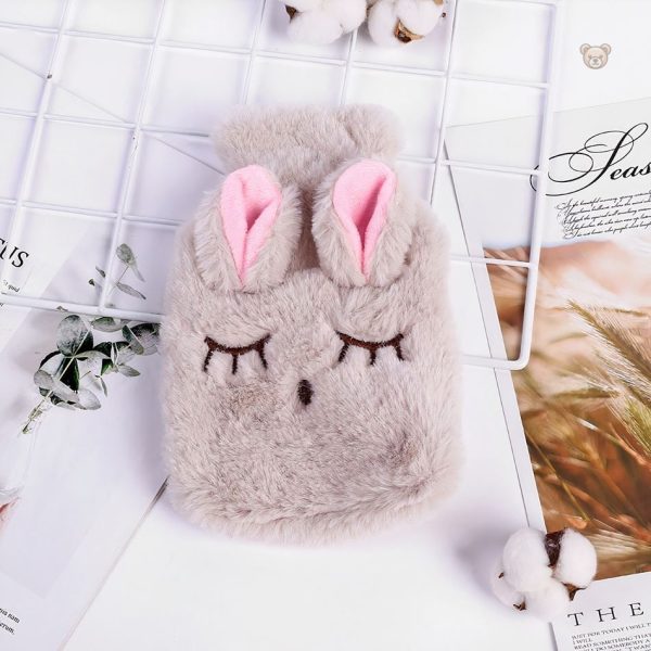 Lapin en peluche confortable pour les soirées fraîches