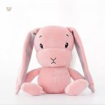 Lapin en peluche, compagnon doux pour les petits enfants