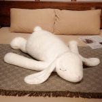 Peluche lapin mignon pour les câlins