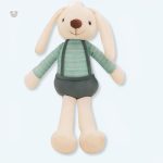 Peluche lapin vert doux pour câlins enfant au printemps