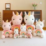 Licorne arc-en-ciel en peluche, douce et colorée
