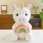 Licorne en peluche arc-en-ciel, compagnon tendre et mignon