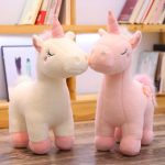Licorne douce avec crinière colorée