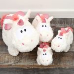 Peluche licorne colorée à poils épais