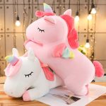 Licorne en peluche, compagnon câlin pour toutes les ages