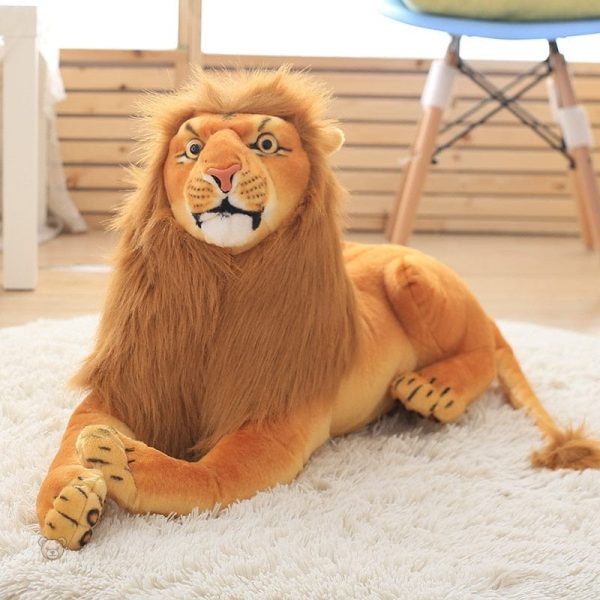 peluche-lion-geant-a-la-grande-criniere-1 Peluche lion géant avec une grande crinière dorée