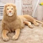 Doudou lion doux et câlin pour les petits aventuriers
