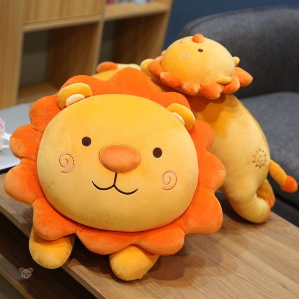 Peluche lion joyeux à la fourrure orange