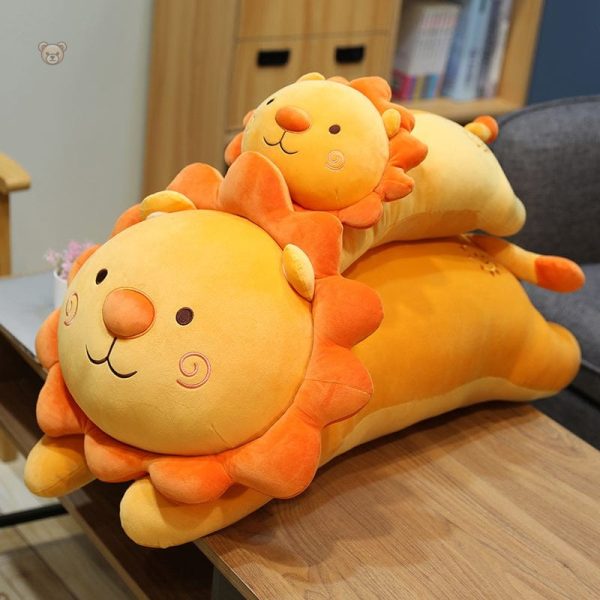 Lionceau en peluche au visage heureux