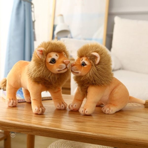 Peluche lion aux finitions soignées