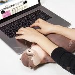 Peluche trousse loutre, compagnon idéal pour les enfants