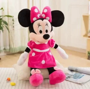 Minnie Mouse en peluche rose, parfaite pour les fans du personnage