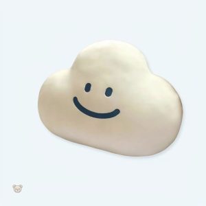 Peluche nuage douce pour câlins dans la chambre enfant