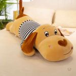 Oreiller peluche chien, accessoire chaleureux pour les câlins