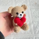 Ours en peluche tendre, idéal pour une déclaration d'amour