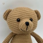 Ours en crochet doux, compagnon de jeu et d'aventure