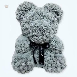 Peluche ours grise douce avec motifs fleuris pour décoration romantique