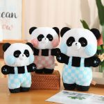 Peluche panda aux joues rondes, compagnon de jeu idéal