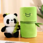 Panda en peluche avec son bambou