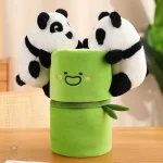 Peluche panda avec détail de bambou