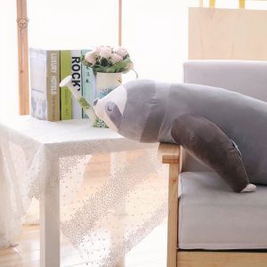 Peluche cocooning paresseux gris pour l'hiver