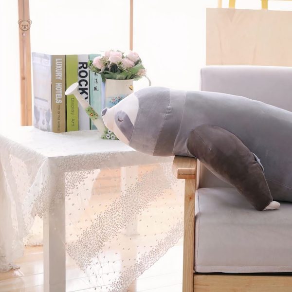 Peluche cocooning paresseux gris pour l'hiver