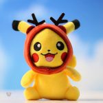 Doudou Pikachu porte-clés, idéal pour les petits aventuriers