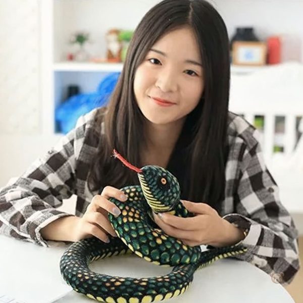 Peluche réaliste serpent python vert, parfait pour les câlins