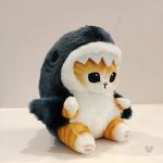 Peluche câline en forme de requin, idéale pour les enfants
