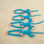 Peluche singe câline au design kawaii et couleur bleue
