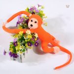 Peluche câlin singe kawaii avec queue douce