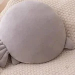 Poisson en peluche gris, forme de ballon, idéal pour câlins